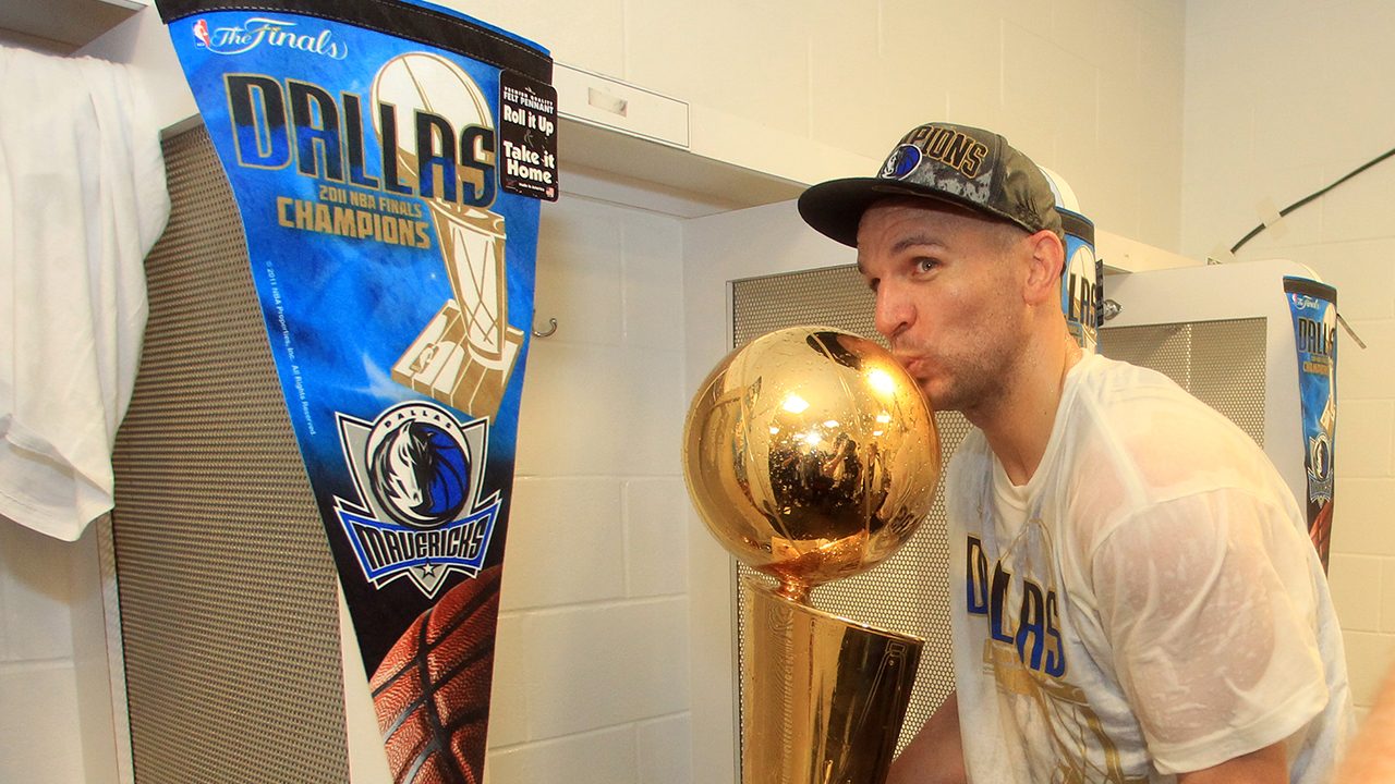 Jason Kidd on the Dallas Mavericks bench